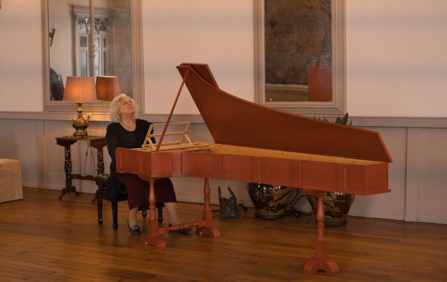 Temenuschka Vesselinova mit ihrem Cristofori-Hammerflügel von 2023 während der Probe für das Konzert im Konzertsaal der Institution La Nef des Carmes am 5. Juni 2026 in Besançon
